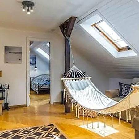 Old Romantic Loft 리가