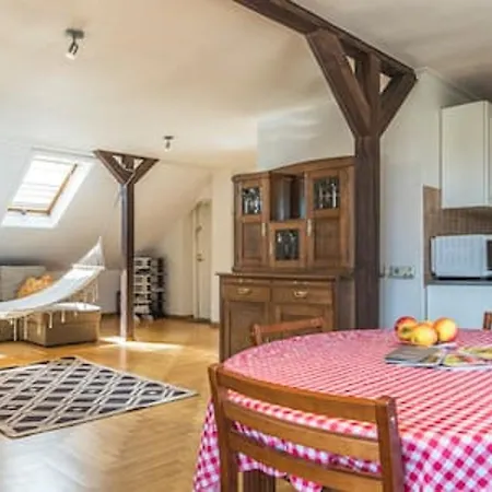 Old Romantic Loft Apartment *