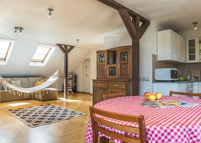 Old Romantic Loft Apartment *