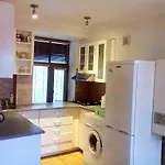 Old Romantic Loft דירה