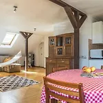 Old Romantic Loft דירה *